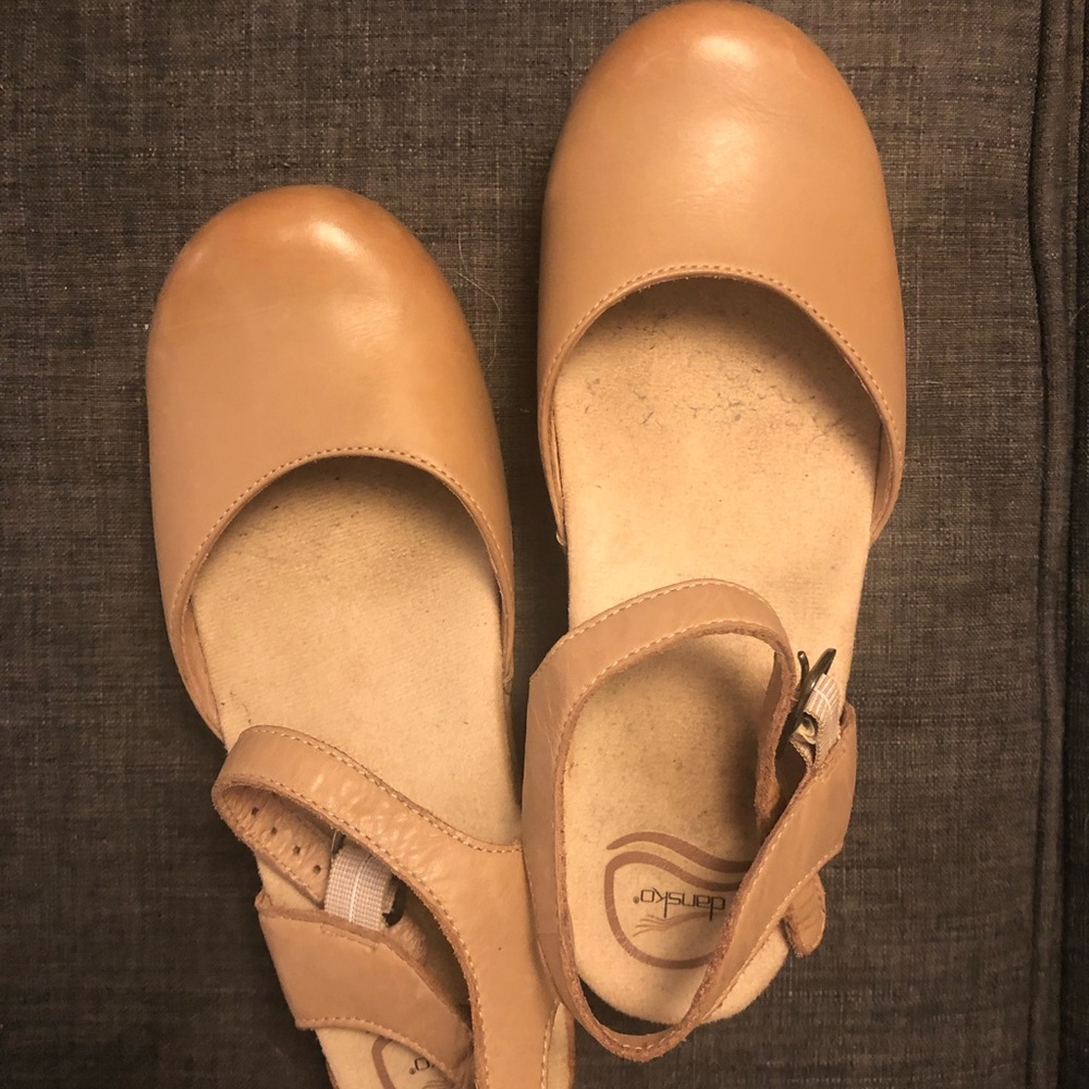 Dansko Clog: Size 9, Worn Twice